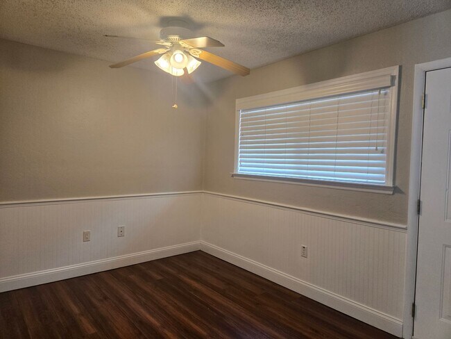 Building Photo - Charming 2-bedroom, 1.5-bath in the desirable Bellamy Forge