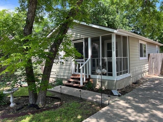 Primary Photo - 1505 Maple St