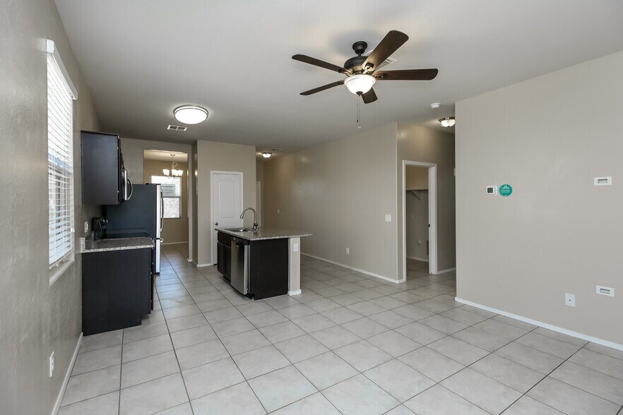 Building Photo - 28904 N Selenite Ln