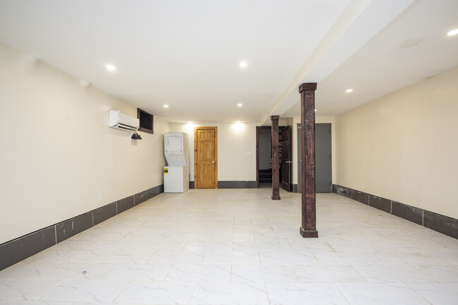 Building Photo - 336 Starr St