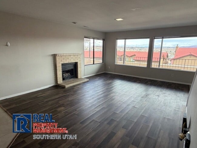 Building Photo - Garden South Condo with Views