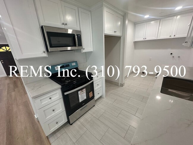 Building Photo - Fully Remodeled 3-Bedroom Home with 2-Car Garage & Private Yard