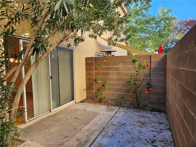 Building Photo - 6521 Hillside Brook Ave