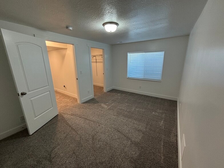 Bedroom 2 - 188 E Bruin Dr