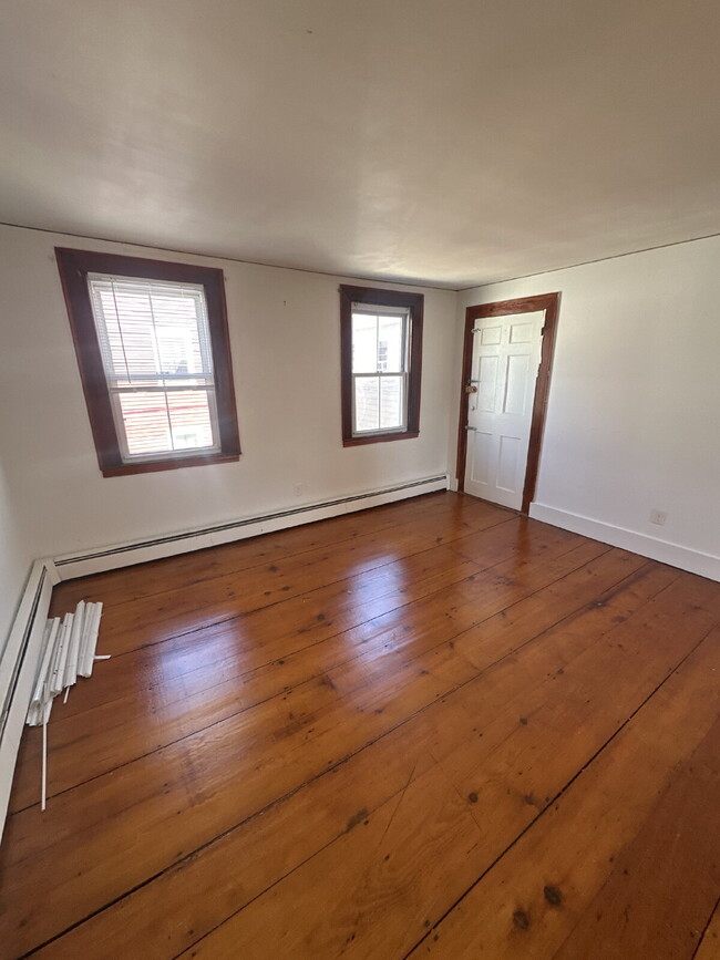 Building Photo - 1 Bedroom, 1 Bathroom apartment in Histori...