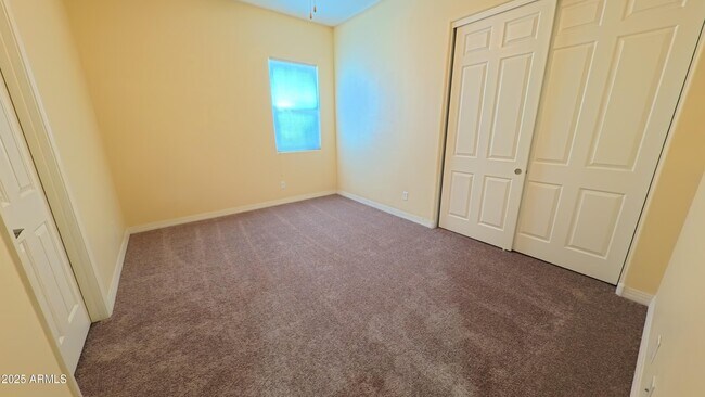 Building Photo - 3742 E Comstock Dr