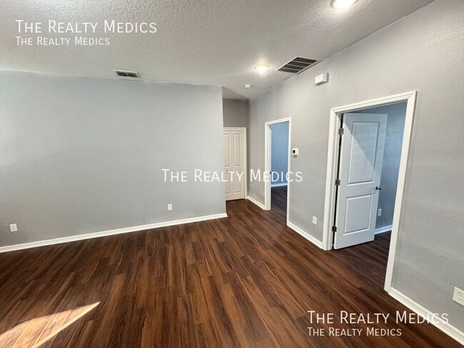 Building Photo - 1999 Marshall St