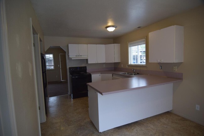 Building Photo - 1391 N 240 W