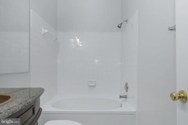 Building Photo - 7222 Lensfield Ct