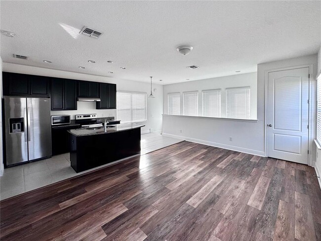 Building Photo - 13372 Stoddart Ave