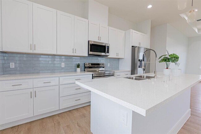 Building Photo - 4206 Mason Dr