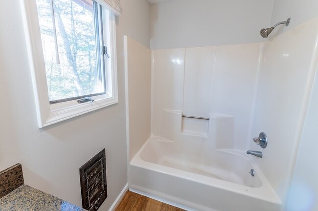 Building Photo - 112 Wickham Square