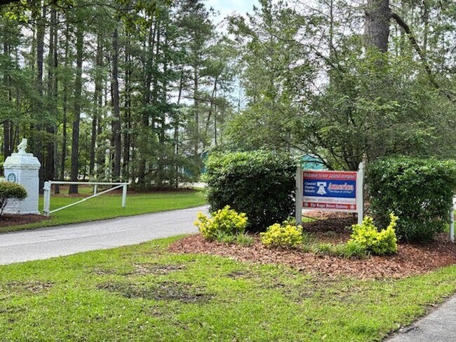 Building Photo - Old Maco Road