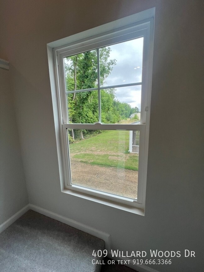 Building Photo - 409 Willard Wds Dr