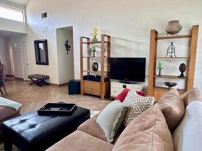 Building Photo - 430 Sierra Madre S