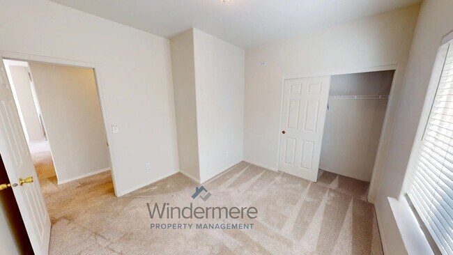 Building Photo - 1158 SE Surita Ct