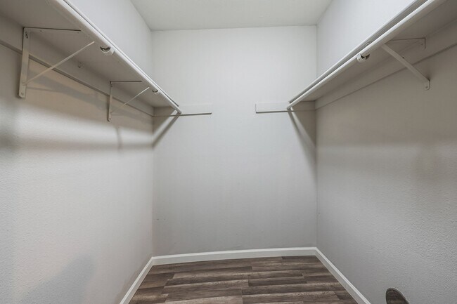 Building Photo - 2611 E Maryland Dr