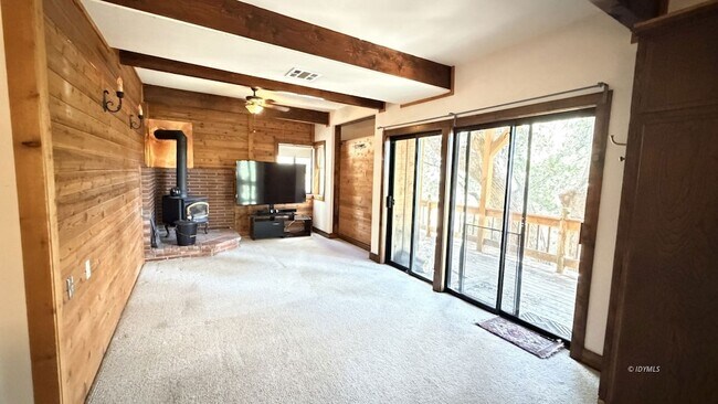 Building Photo - 26720 Robin Dr