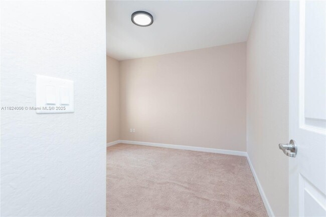 Building Photo - 11510 NW 88th Ln
