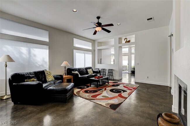 Building Photo - 9244 Pitching Wedge Dr