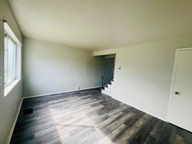 Building Photo - 5970 Glenway Dr