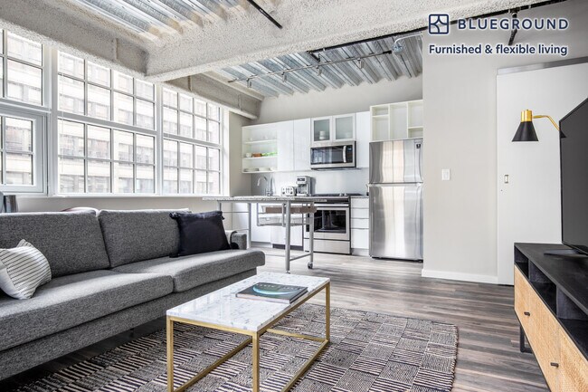 Primary Photo - 60 E Benton Pl