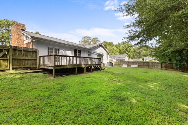 Building Photo - 1009 Plateau Ln
