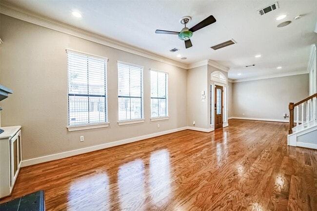 Building Photo - 926 Birdsall St