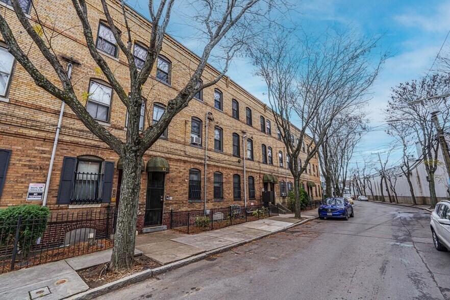 Building Photo - 12 Pompeii St