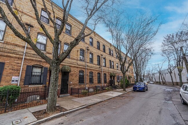 Building Photo - 12 Pompeii St