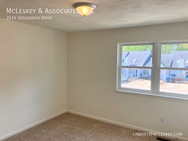 Building Photo - 2414 Sedgewick Dr