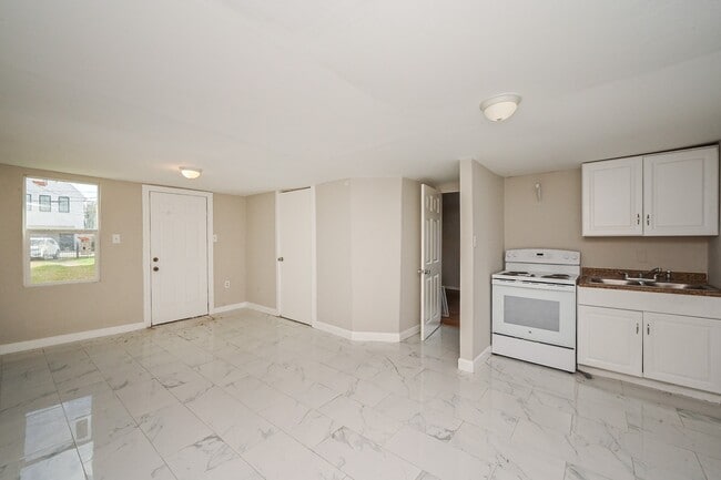 Building Photo - 1507 Laird St