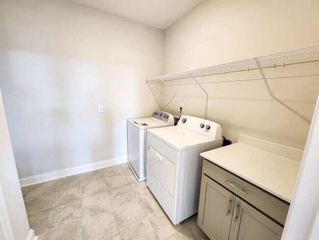 Building Photo - Beautiful new build in Nolensville
