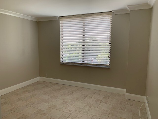 Bedroom - 400 E Colonial Dr