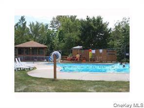 Building Photo - 68 Sneden Pl W