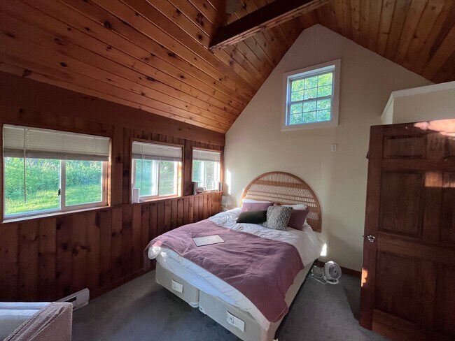 Building Photo - 103 Shore Dr