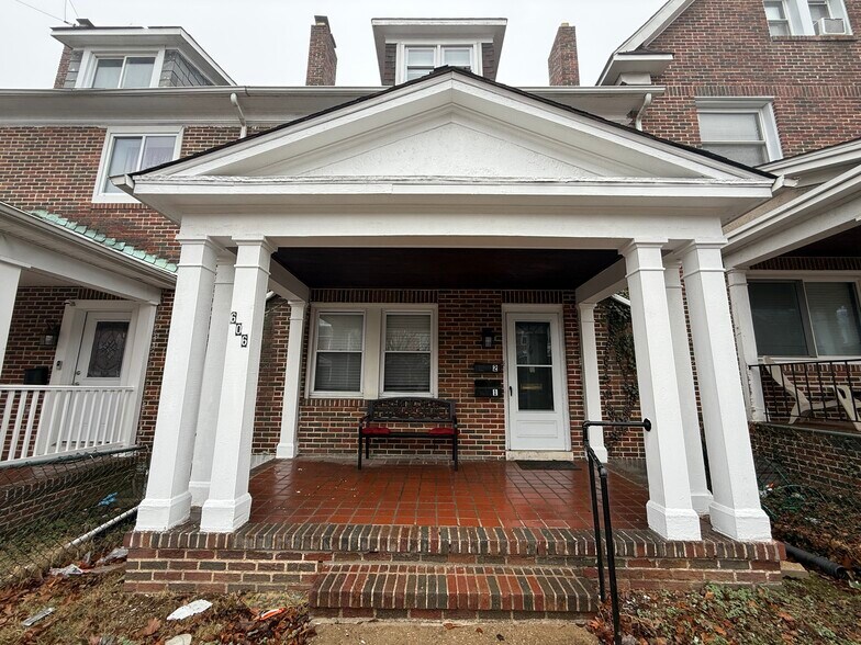 Building Photo - 606 N Woodington Rd