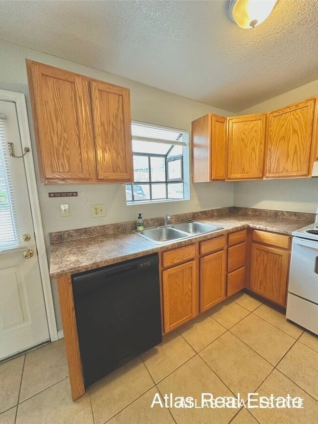 Building Photo - 6972 Peyote Way