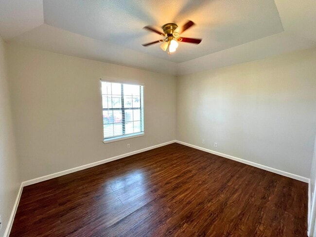 Building Photo - 306 Potranca Ct