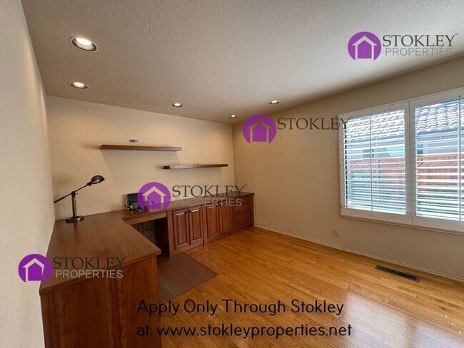 Building Photo - 270 Live Oak Dr
