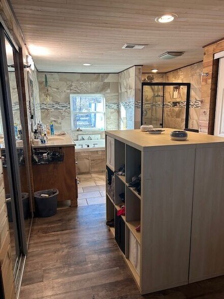 Building Photo - 13810 Byars Rd