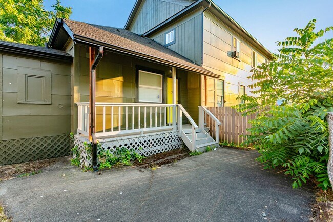 Building Photo - 5413 S Puget Sound Ave