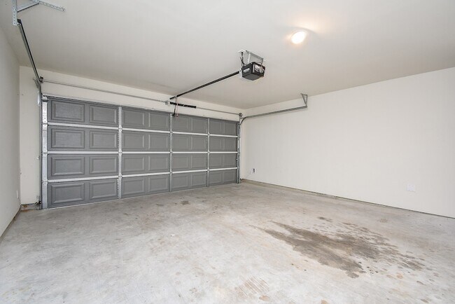 Building Photo - 405 Texas Olive Dr
