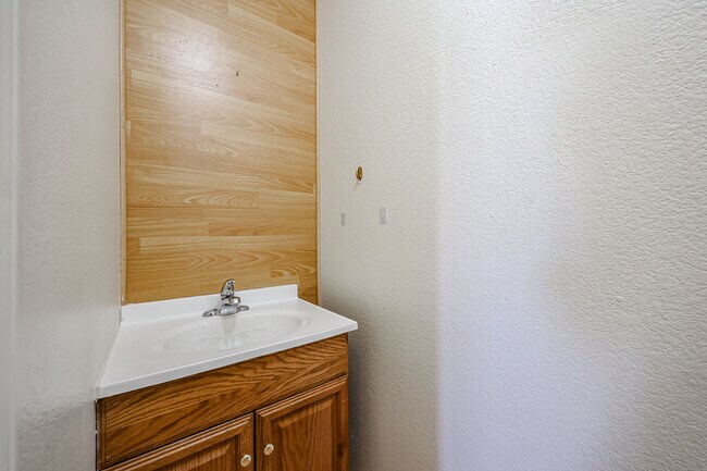 Building Photo - 11816 W Rosewood Dr
