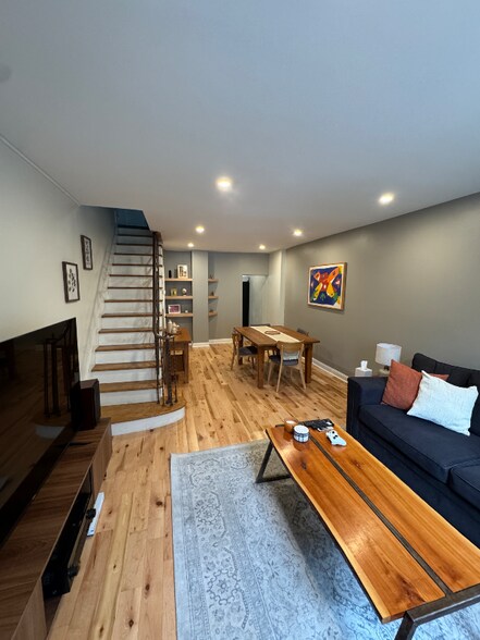 Building Photo - 1221-1223 Annin St