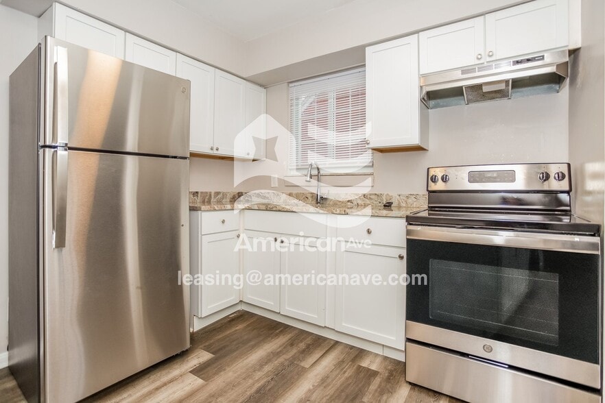 Building Photo - 20894 Lancaster St