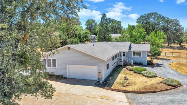 Building Photo - 21179 Hemlock St