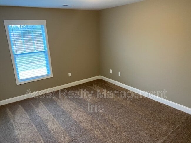 Building Photo - 124 Fallberry St