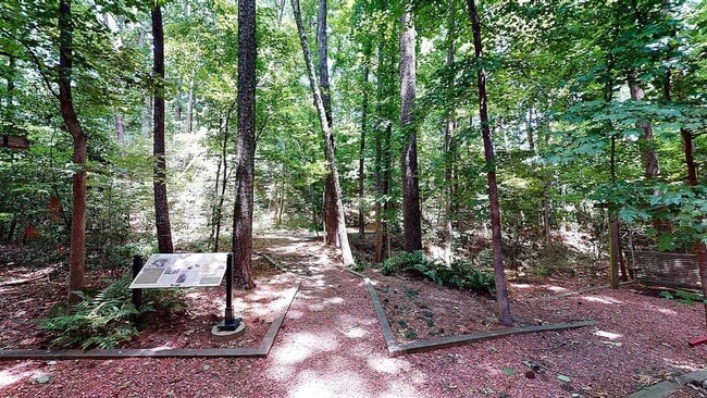 Building Photo - Vinings RiverVue