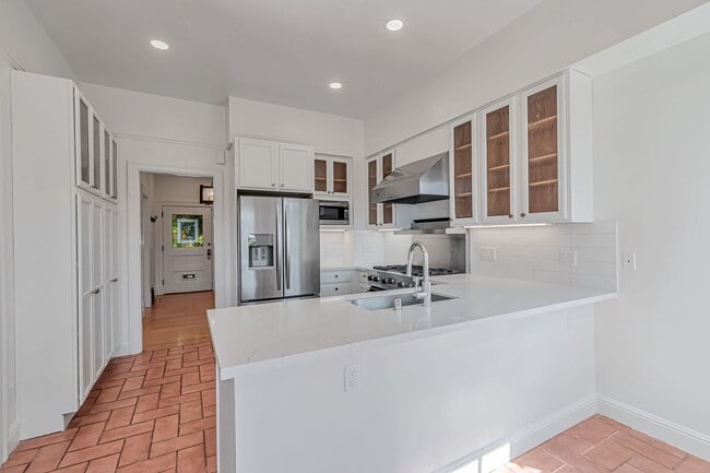 Building Photo - Charming Four Bedroom Home in Potrero Hill...